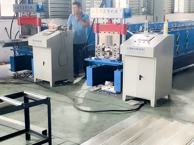 Máquina formadora de rolo de viga para casa de contêiner destacável